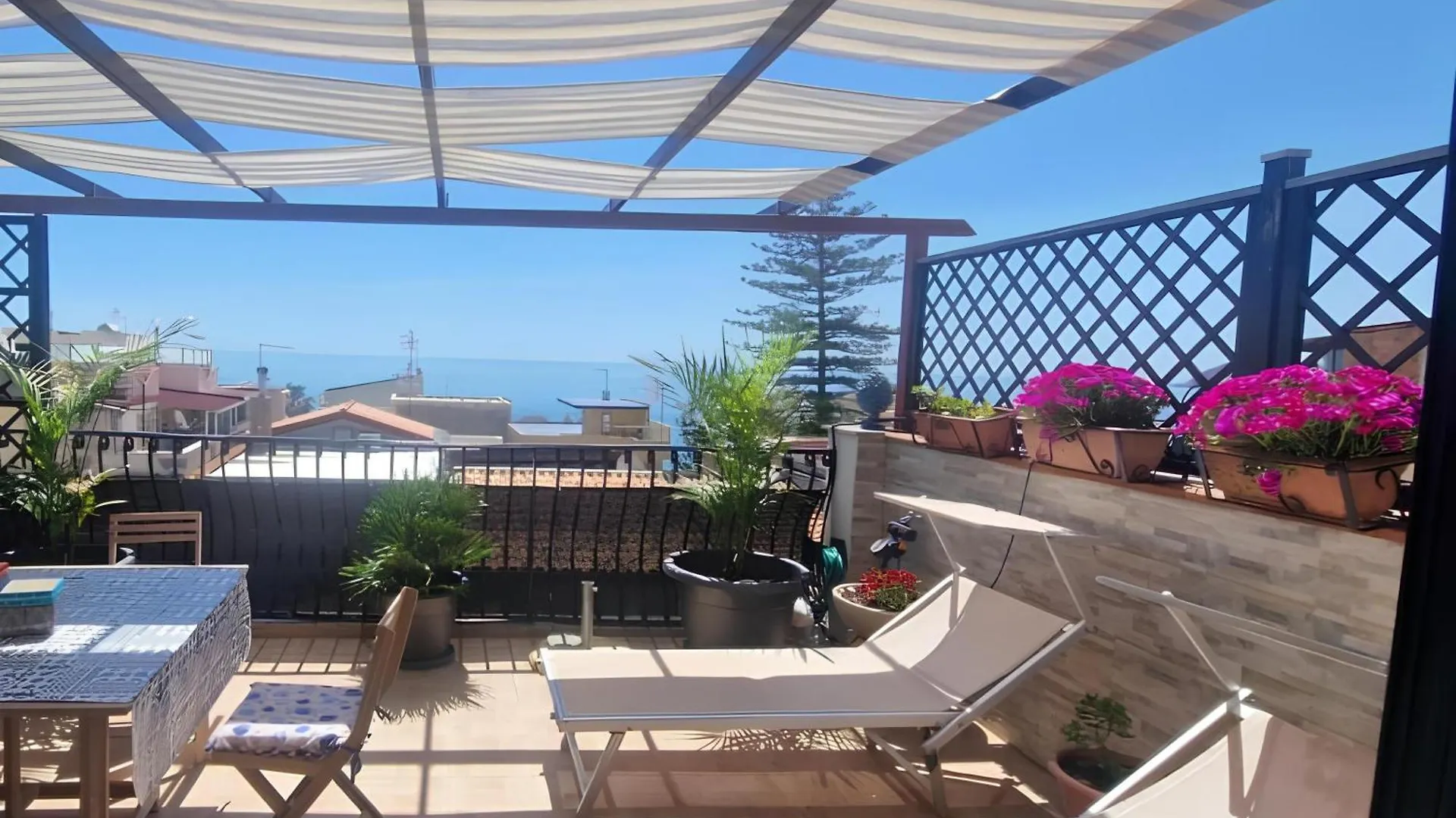 Terrazza Enjoy Apartment Letojanni